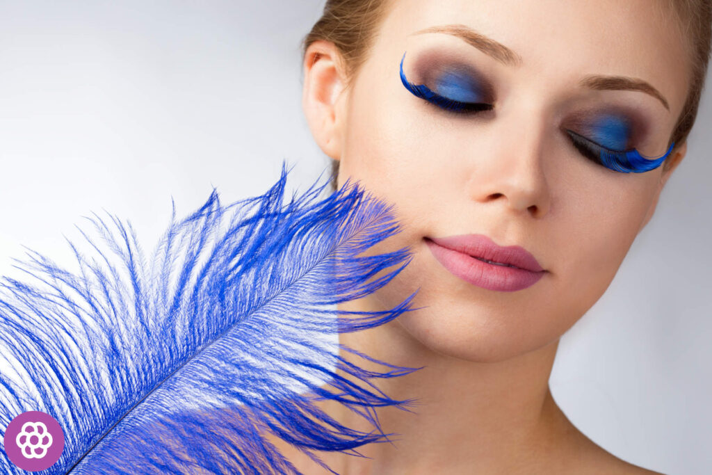 Quel maquillage pour les yeux porter avec une robe bleuet ?