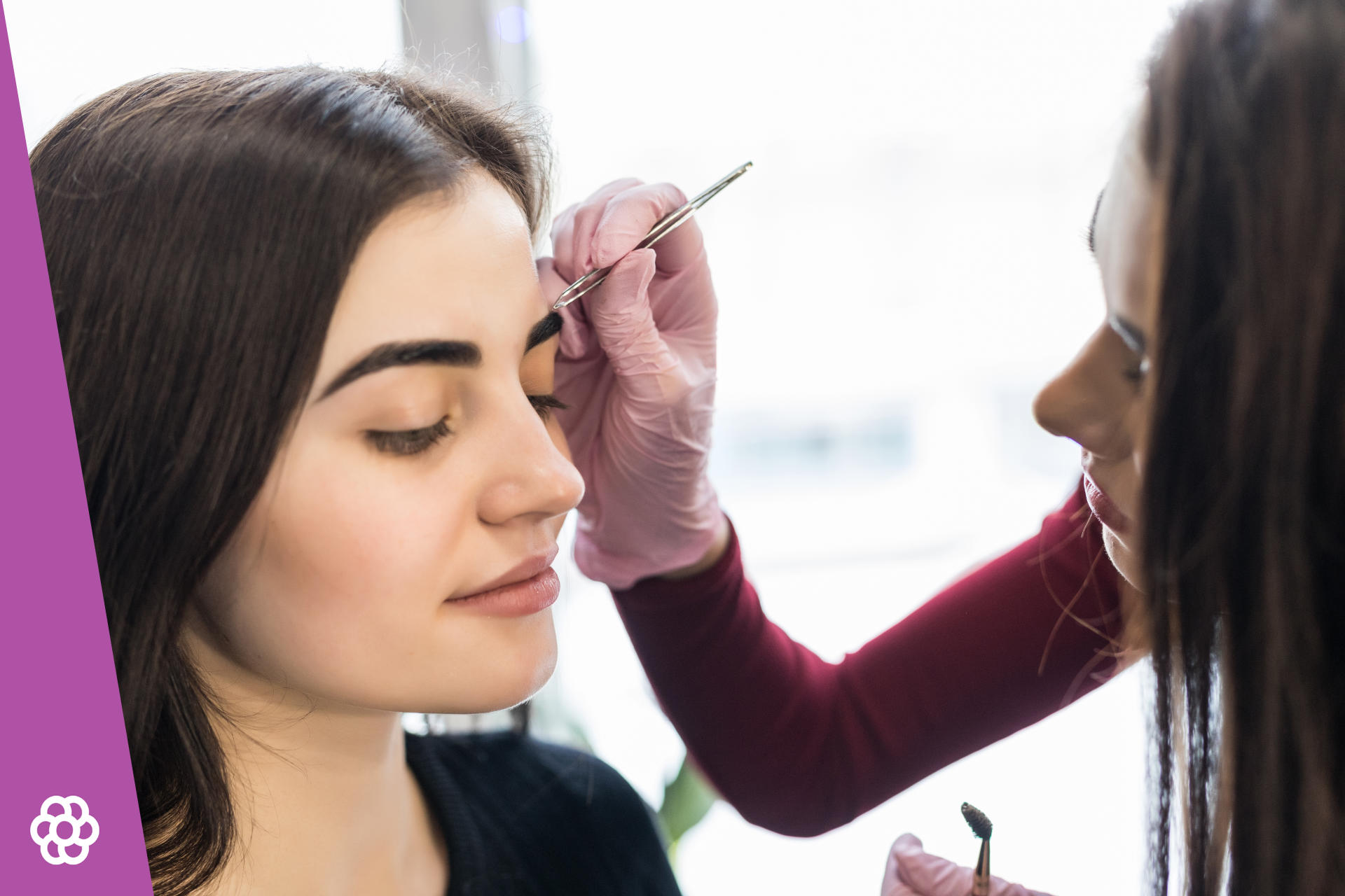 Le maquillage permanent des sourcils fait-il mal ? Notre réponse